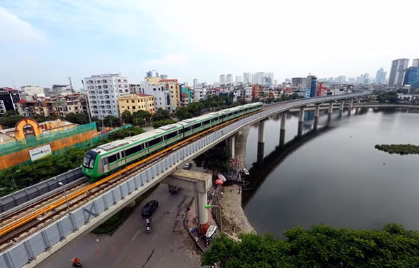 UBND TP Hà Nội miễn tiền vé tuyến đường sắt đô thị cho các đối tượng ưu tiên.