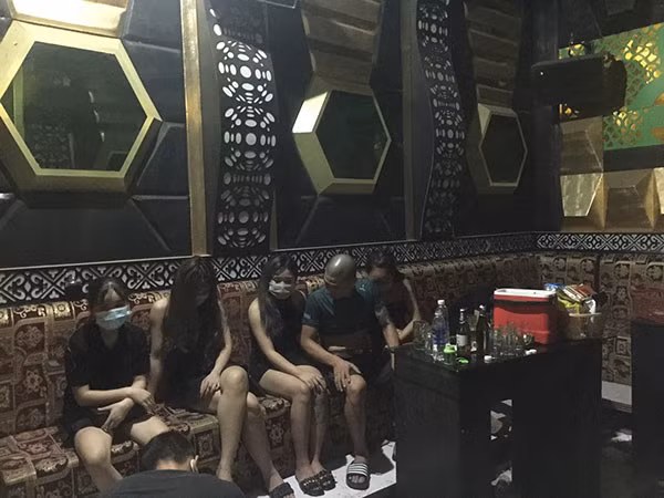Các đối tượng bị bắt quả tang dương tính với ma tuý.