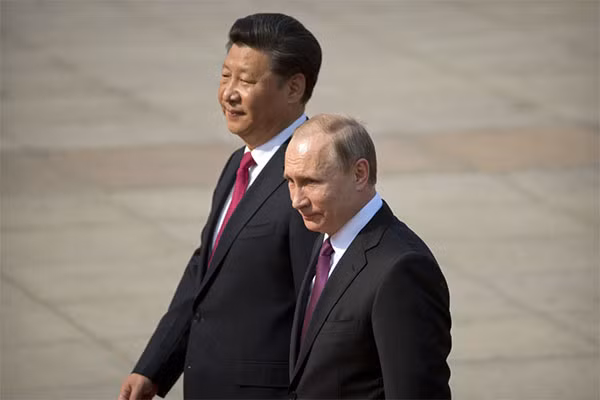 Chủ tịch Trung Quốc Tập Cận Bình và Tổng thống Nga Vladimir Putin. Ảnh: AP.