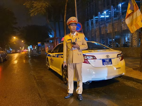 CSGT sẵn sàng phục vụ Đại hội. CSGT sẵn sàng phục vụ Đại hội.
