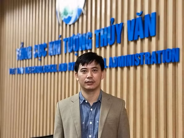 Ông Nguyễn Văn Hưởng, Trưởng Phòng Dự báo khí hậu. Ông Nguyễn Văn Hưởng, Trưởng Phòng Dự báo khí hậu.