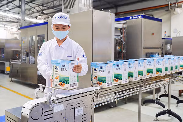 Bên cạnh giữ vững thị trường trong nước, hoạt động kinh doanh quốc tế của Vinamilk ghi nhận sự tăng trưởng tích cực dù gặp khó khăn chung do COVID-19. Bên cạnh giữ vững thị trường trong nước, hoạt động kinh doanh quốc tế của Vinamilk ghi nhận sự tăng trưởng tích cực dù gặp khó khăn chung do COVID-19.