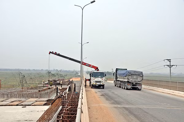 Để vốn đầu tư công phát huy tối đa hiệu quả, các bộ, ngành, địa phương cần kiên quyết loại bỏ tình trạng đầu tư dàn trải, lãng phí.