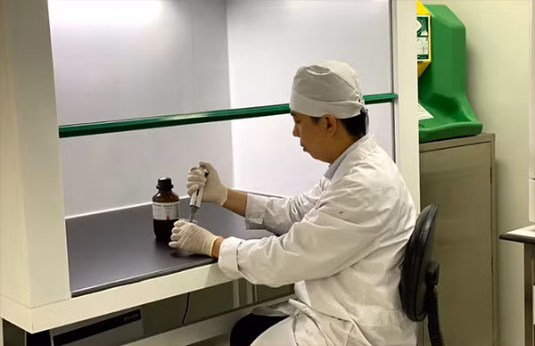 Dược sĩ Phan Kế Sơn.