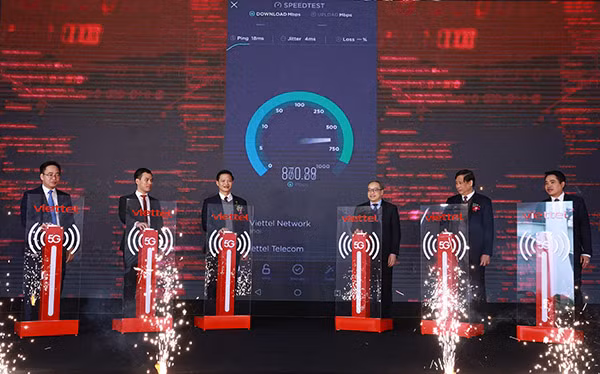 Nghi thức khai trương mạng 5G tại KCN Yên Phong I, Bắc Ninh. Nghi thức khai trương mạng 5G tại KCN Yên Phong I, Bắc Ninh.