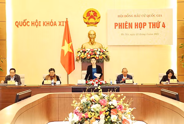 Chủ tịch Quốc hội Nguyễn Thị Kim Ngân, Chủ tịch Hội đồng Bầu cử quốc gia phát biểu tại phiên họp. Ảnh: TTXVN.