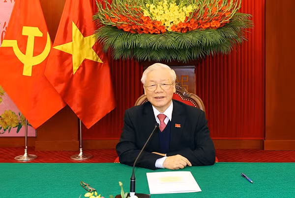 Tổng Bí thư, Chủ tịch nước Nguyễn Phú Trọng điện đàm trực tiếp với Tổng Bí thư, Thủ tướng Lào Thongloun Sisoulith. Ảnh: TTXVN.