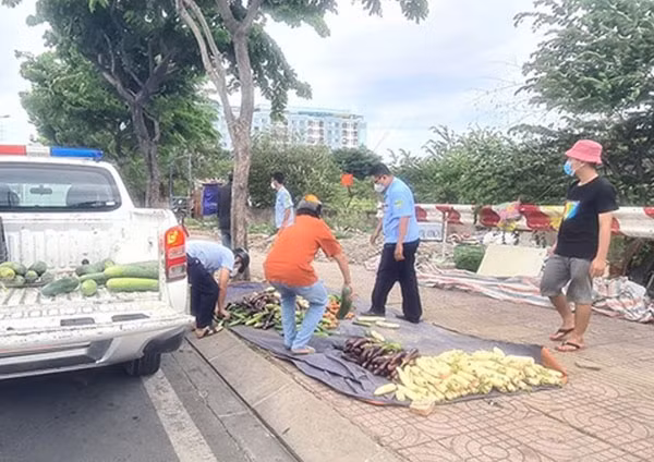 Người dân cần thực hiện nghiêm Chỉ thị 16 để chung tay chống dịch.