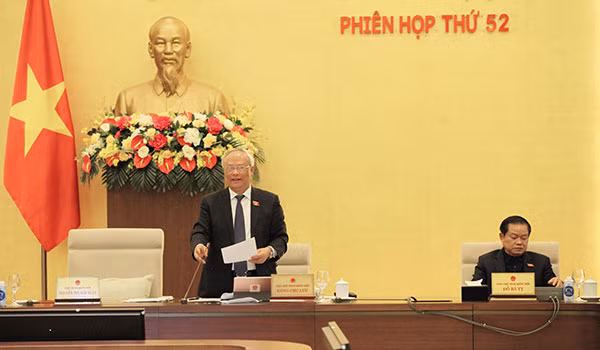 Phó Chủ tịch Quốc hội Uông Chu Lưu điều hành phiên họp. Phó Chủ tịch Quốc hội Uông Chu Lưu điều hành phiên họp.