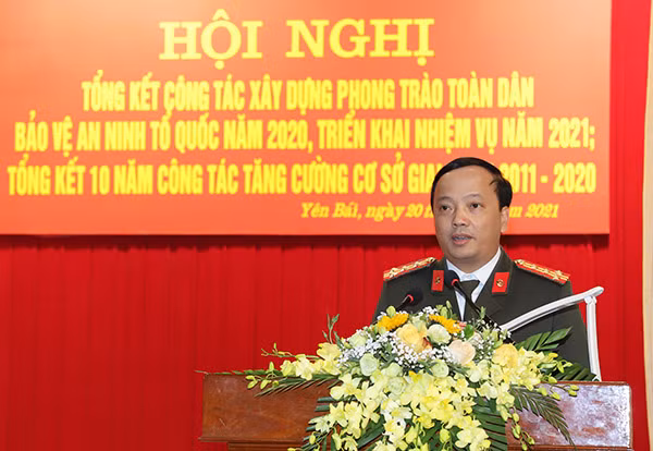 Đại tá Đặng Hồng Đức - Ủy viên Ban Thường vụ Tỉnh ủy, Giám đốc Công an tỉnh phát động phong trào “Toàn dân BVANTQ” năm 2021. Đại tá Đặng Hồng Đức - Ủy viên Ban Thường vụ Tỉnh ủy, Giám đốc Công an tỉnh phát động phong trào “Toàn dân BVANTQ” năm 2021.