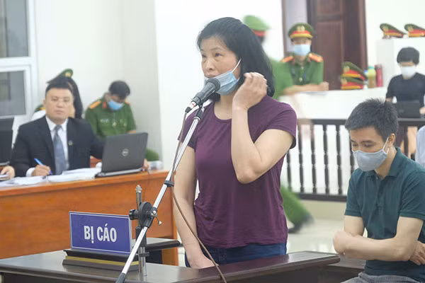 Bị cáo Nguyễn Thị Bích Hằng.