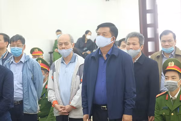 Bị cáo Đinh La Thăng và đồng phạm. Bị cáo Đinh La Thăng và đồng phạm.
