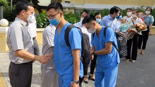 Hải Phòng tiếp tục điều động lực lượng y tế hỗ trợ TP Hồ Chí Minh chống dịch.