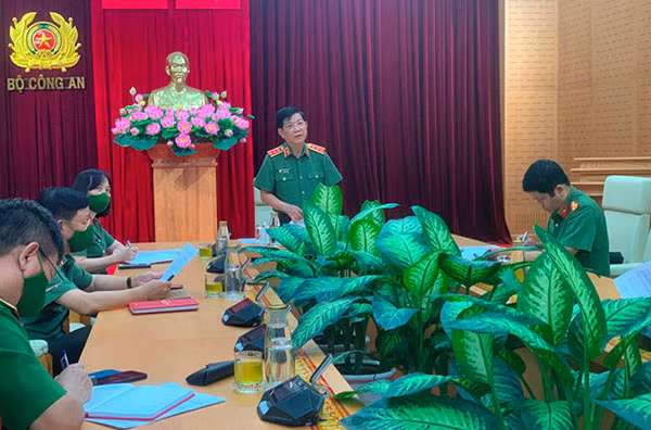 Thứ trưởng Nguyễn Văn Sơn phát biểu chỉ đạo tại Hội nghị trực tuyến.