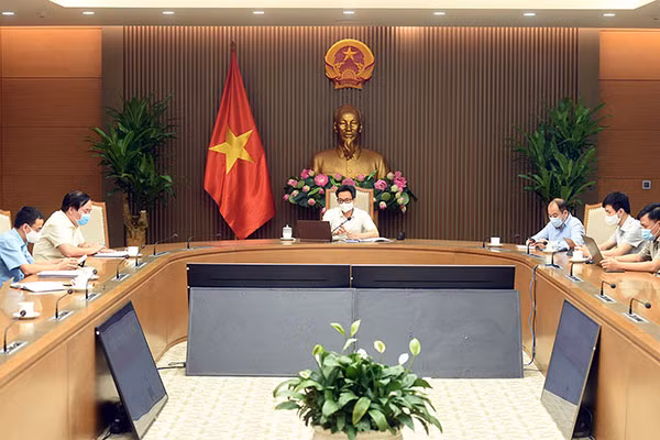 Phó Thủ tướng Vũ Đức Đam yêu cầu TP HCM phải “giữ bằng được” các KCN trước dịch bệnh.