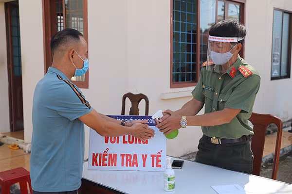 Công an Đắk Nông làm tốt công tác phòng, chống dịch bệnh COVID-19 tại các cơ quan, đơn vị.