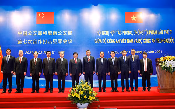 Bộ trưởng Tô Lâm, Bộ trưởng Triệu Khắc Chí và các đại biểu tham dự Hội nghị.