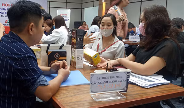 Doanh nghiệp giới thiệu sản phẩm để được đưa vào hệ thống Satra.