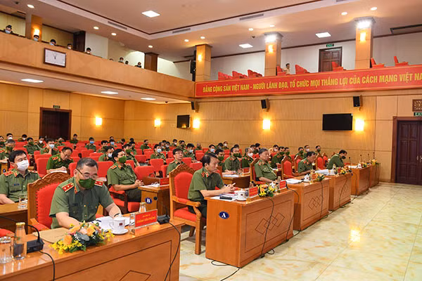 Toàn cảnh buổi giao ban, Toàn cảnh buổi giao ban,
