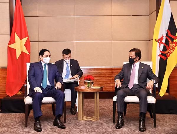 Thủ tướng Phạm Minh Chính nhấn mạnh Việt Nam coi trọng phát triển quan hệ với Brunei, đồng thời khẳng định Việt Nam ủng hộ vai trò Chủ tịch ASEAN 2021 của Brunei Darussalam.