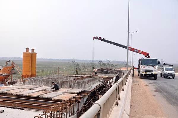 Đầu tư công có vai trò quan trọng trong tăng trưởng kinh tế đất nước.