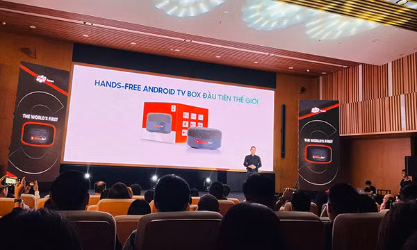 Ông Lê Trọng Đức - Giám đốc dự án FPT Play Box giới thiệu về sản phẩm. Ông Lê Trọng Đức - Giám đốc dự án FPT Play Box giới thiệu về sản phẩm.
