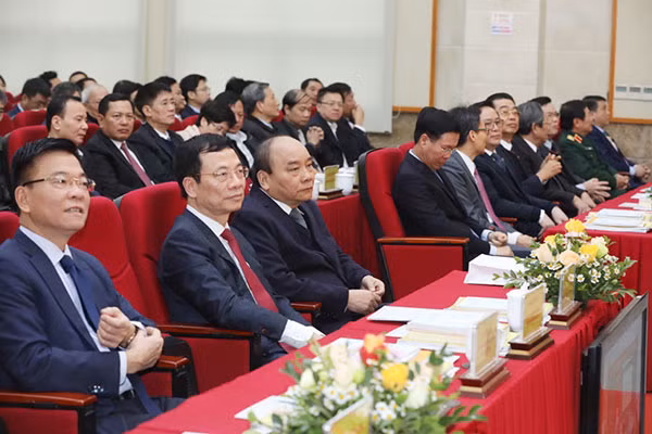 Thủ tướng Nguyễn Xuân Phúc và các đại biểu dự Hội nghị.