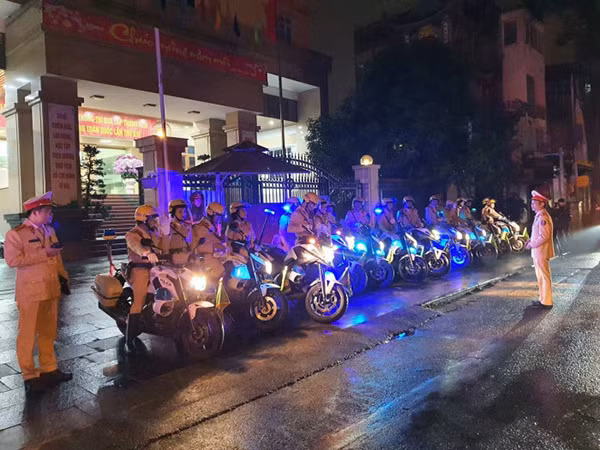 CSGT sẵn sàng phục vụ Đại hội. CSGT sẵn sàng phục vụ Đại hội.