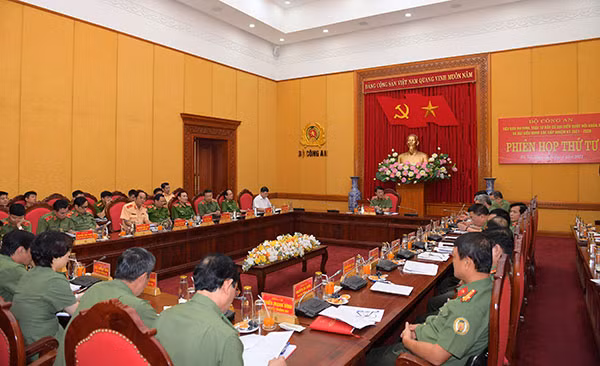 Quang cảnh phiên họp.