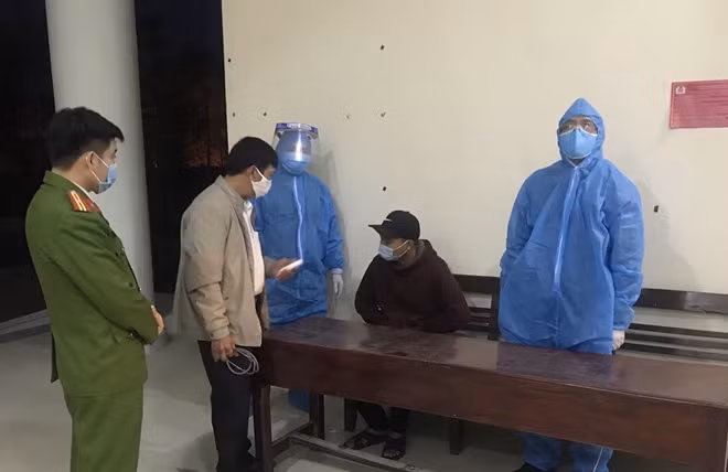 Đối tượng VNQ tại trụ sở Công an xã Thiệu Khánh.