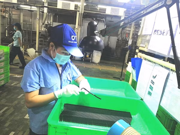 Công ty TNHH Ohashi Tekko Việt Nam (KCN Bình Xuyên) chuyên sản xuất các loại bàn đạp chân ga xe ô tô xuất khẩu sang thị trường châu Âu. Công ty TNHH Ohashi Tekko Việt Nam (KCN Bình Xuyên) chuyên sản xuất các loại bàn đạp chân ga xe ô tô xuất khẩu sang thị trường châu Âu.