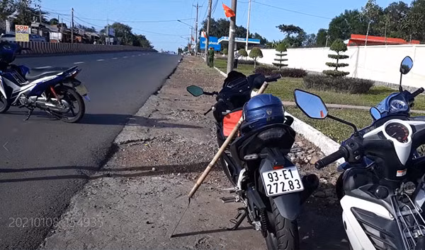 Một hung khí được tìm thấy tại hiện trường.