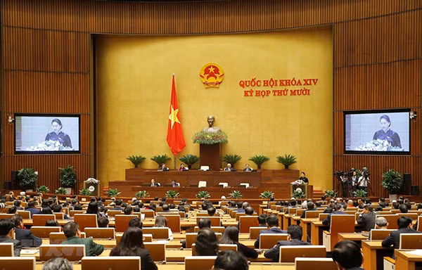 Một phiên họp tại Kỳ họp thứ 10 – Quốc hội khóa XIV.