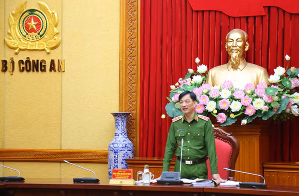 Thứ trưởng Nguyễn Duy Ngọc phát biểu tại cuộc họp.