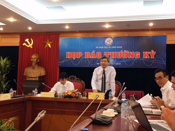 Thứ trưởng Phạm Công Tạc khẳng định, việc lùi thời điểm khởi công nhà máy điện hạt nhân Ninh Thuận là bước đi thận trọng.