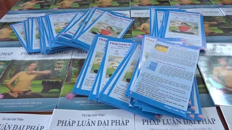 Xử phạt người phụ nữ tán phát tài liệu về Pháp luân công ảnh 2