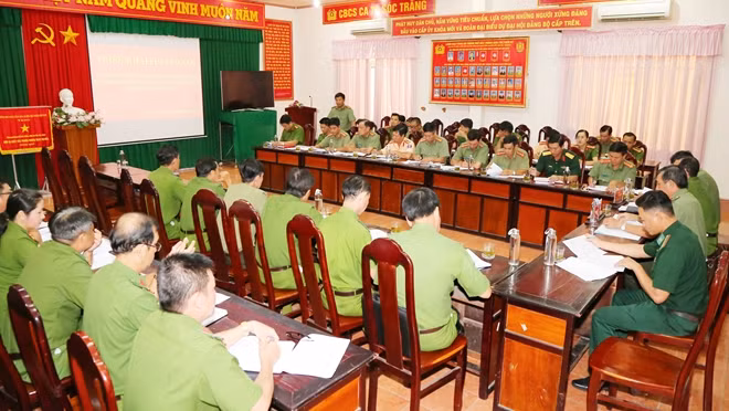 Các đại biểu tham dự triển khai phương án bảo vệ Đại hội Đảng bộ tỉnh Sóc Trăng.