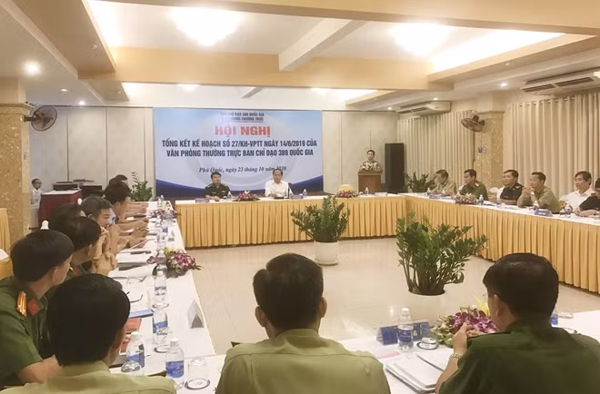 Toàn cảnh hội nghị.