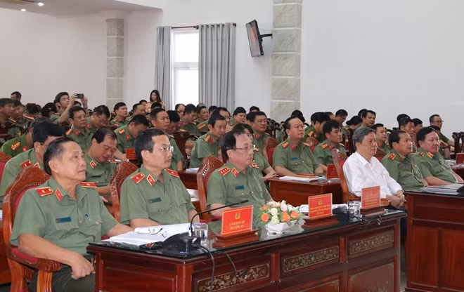 Toàn cảnh Hội nghị.