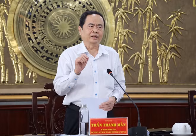 Đồng chí Trần Thanh Mẫn phát biểu tại buổi làm việc.