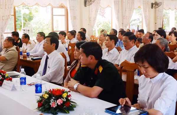 Đông đảo các vị khách mời đã đến tham dự chương trình.