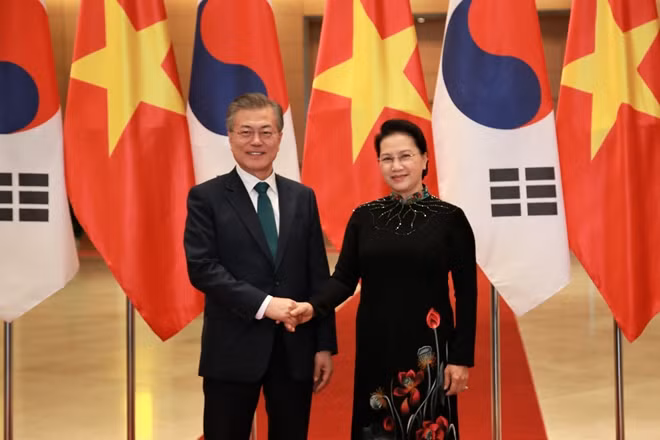 Chủ tịch Quốc hội Nguyễn Thị Kim Ngân và Tổng thống Hàn Quốc Moon Jae-in