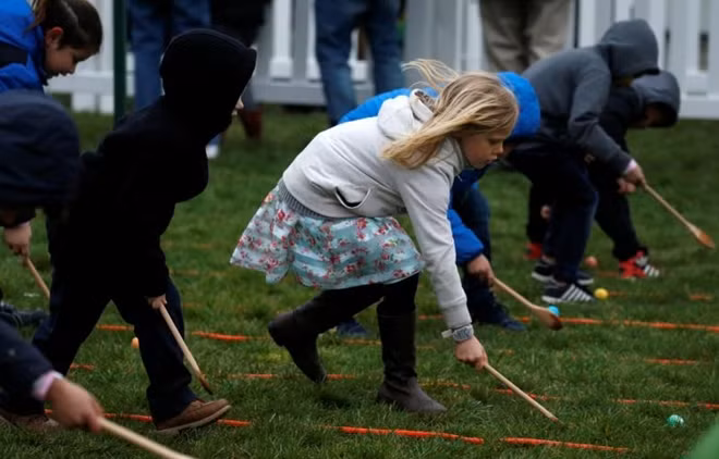 Lăn trứng Phục sinh (Easter Egg Roll) lần thứ 140 là hoạt động cộng đồng truyền thống thường niên lớn nhất ở Nhà Trắng, được tổ chức nhân Lễ Phục sinh.