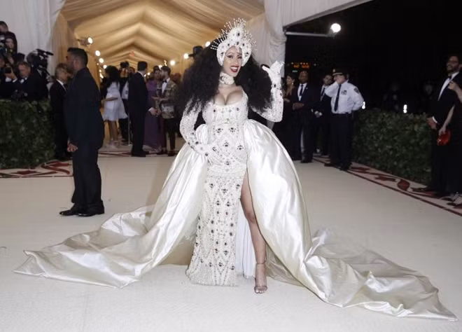 Nữ Rapper sinh năm 1992 Cardi B với sự nghiệp đang lên như diều gặp gió.