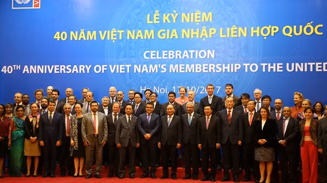 Thủ tướng Chính phủ Nguyễn Xuân Phúc chụp ảnh cùng các đại biểu