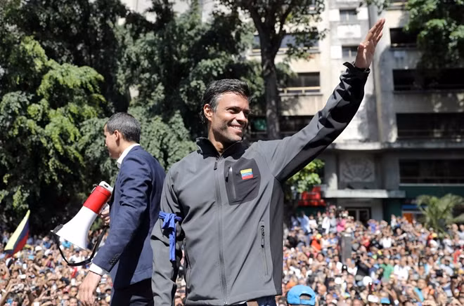 Thủ lĩnh đối lập Leopoldo Lopez. Ảnh Reuters.