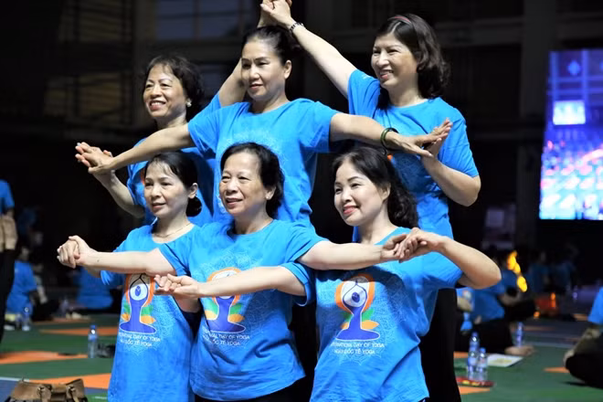 Hiện nay, tại Việt Nam, Yoga đã phát triển mạnh mẽ trong những năm qua và góp phần mang đến sự thay đổi tích cực về thể chất, tinh thần cho hàng chục nghìn người dân. Ngày Quốc tế Yoga diễn ra hằng năm là sự kiện có ý nghĩa không chỉ với cộng đồng Yoga, mà còn đại diện cho một tinh thần sống khỏe mạnh, an lạc của người Việt trong cuộc sống hiện đại.
