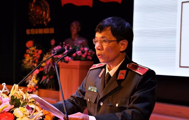 Thầy Nguyễn Hồng Hải,Thiếu tướng, PGS-TS, Phó Giám đốc Học viện An ninh Nhân dân phát biểu khai mạc cuộc thi, động viên và khuyến khích phong trào học tập ngoại ngữ, trong đó có tiếng Anh, trong Học viện ANND