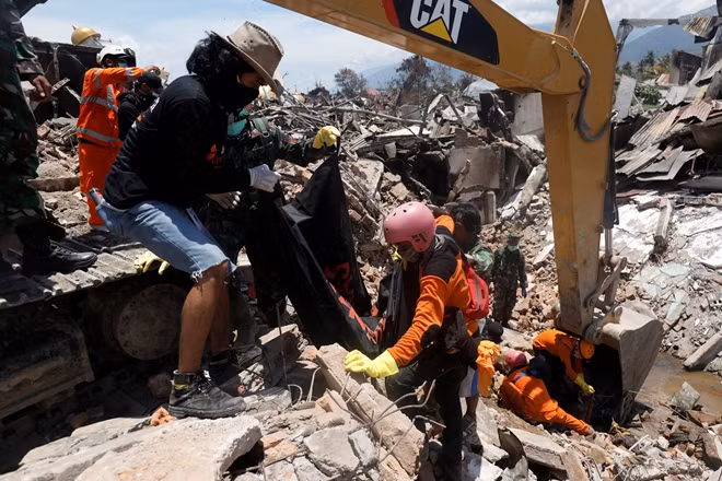 Cơ quan ứng phó thiên tai Indonesia cho biết có đến 1.700 ngôi nhà tại khu vực Petobo đã bị nuốt chửng và hàng trăm người đã biến mất.