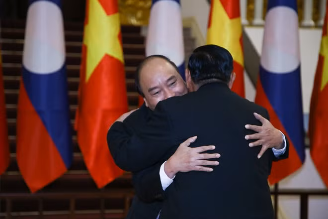 Thủ tướng Nguyễn Xuân Phúc bày tỏ vui mừng được đón Tổng Bí thư, Chủ tịch nước Lào Bounnhang Vorachith.
